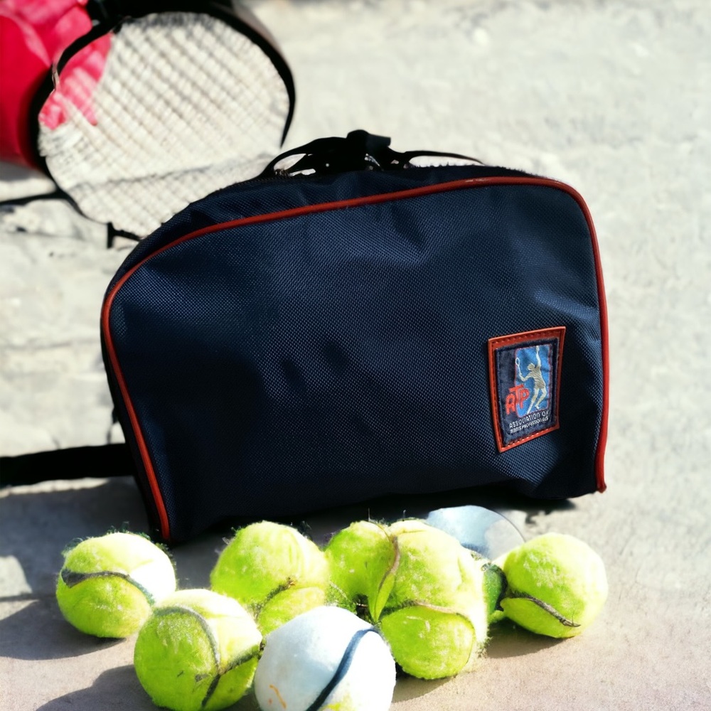 Vtg. ATP Tennis Tour Accessory Water/Ball Bag Black w Red Piping. EUC